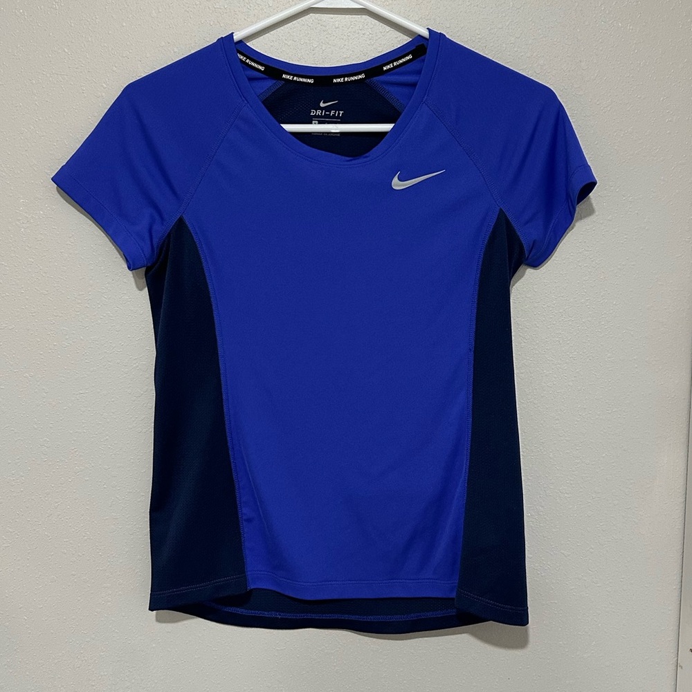 NIKE size S royal and black T